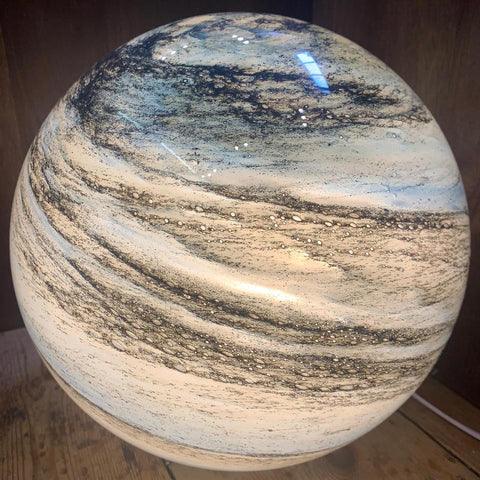 Ronde Tafellamp Met Swirlpatroon En Instelbare Lichtkleuren