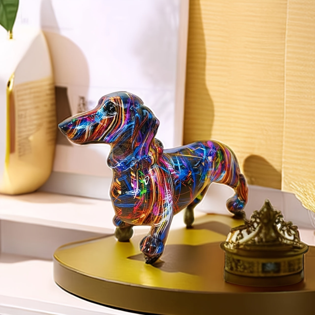 Kleurrijk Honden Beeld – Creatieve Hars Sculptuur voor Huis & Kantoor