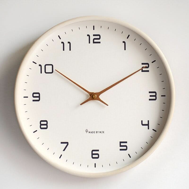 Scandinavische Houten Wandklok Met Stil Uurwerk