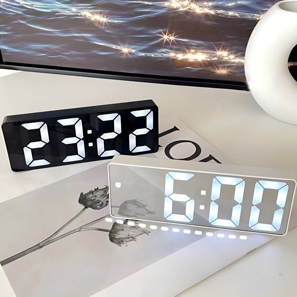 Digitale Tafelklok Met LED Spiegelweergave En Moderne Functies Voor Dagelijks Gebruik