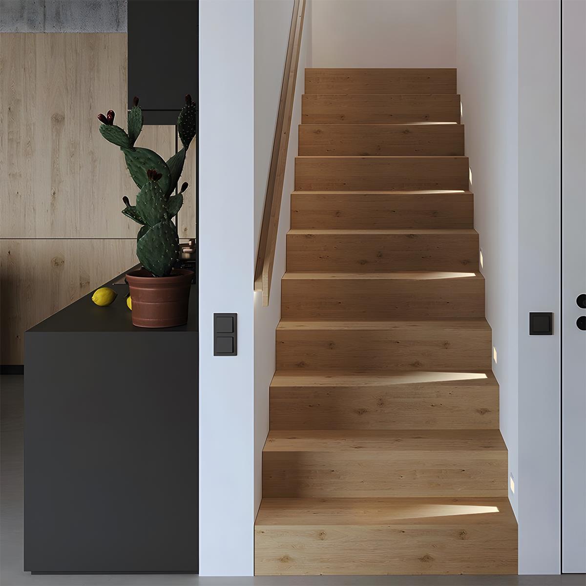 Inbouw Wandlamp voor Trap en Gang met Neerwaartse Lichtval