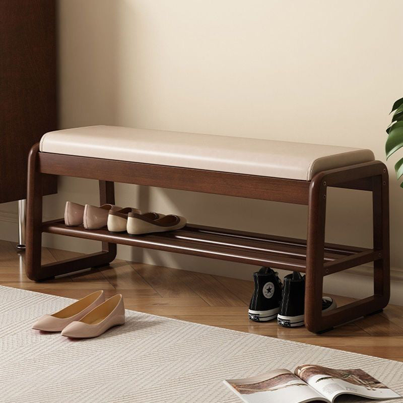 Scandinavische schoenenbank met houten frame en gevoerde zitting