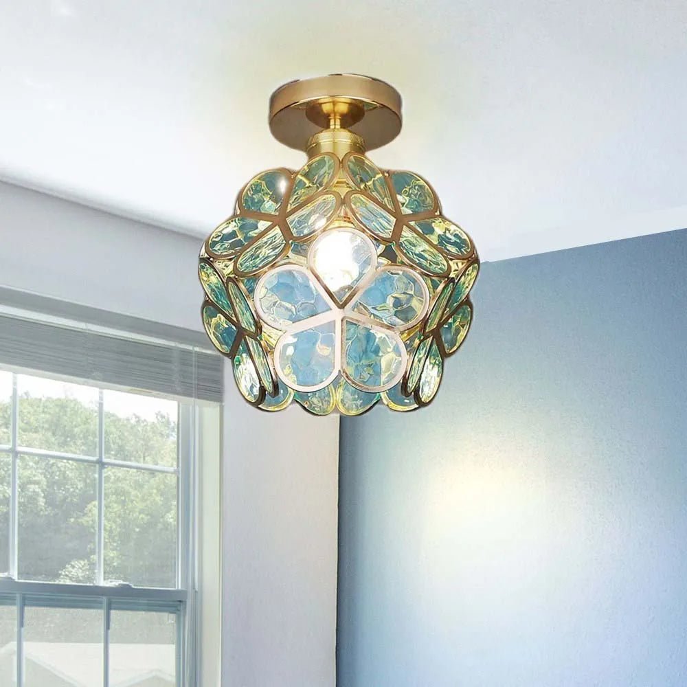 Luxe Plafondlamp Met Bloemvormig Design En Glazen Details