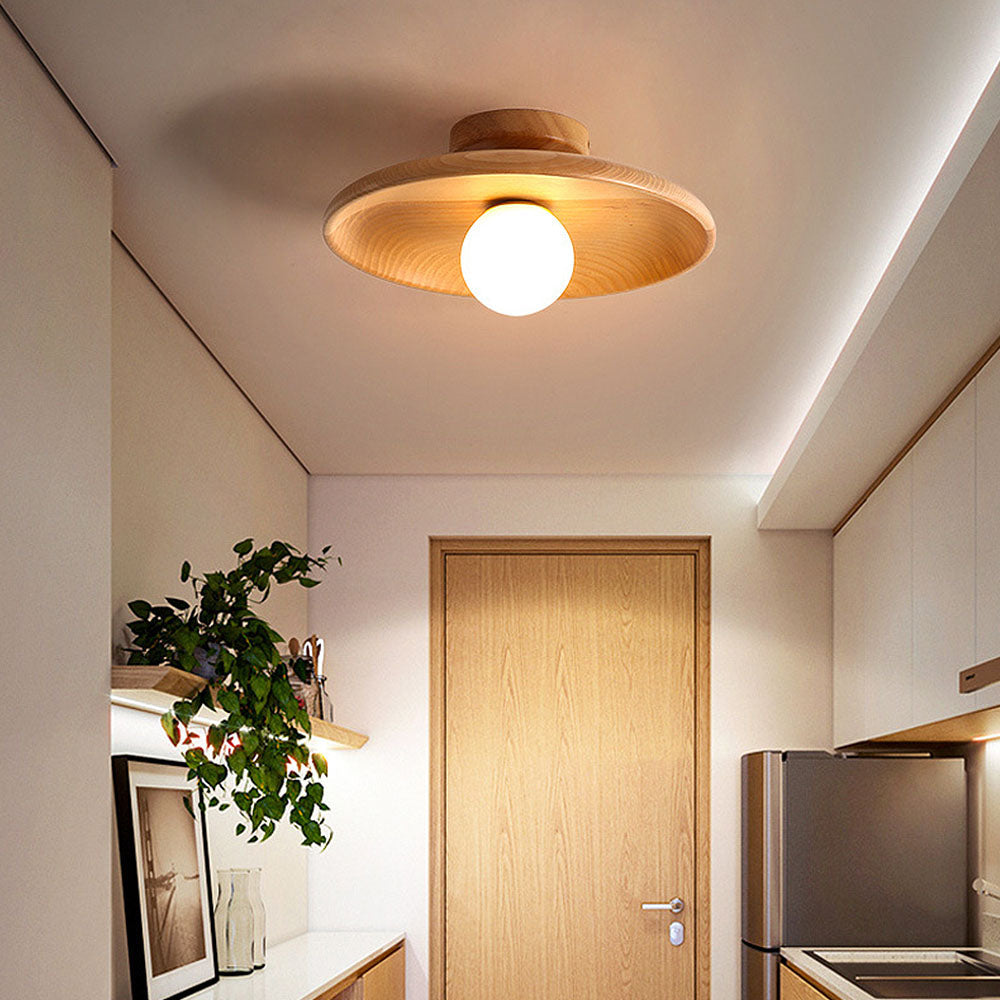 Houten Plafondlamp Met Zachte Lichtbol En Scandinavische Uitstraling
