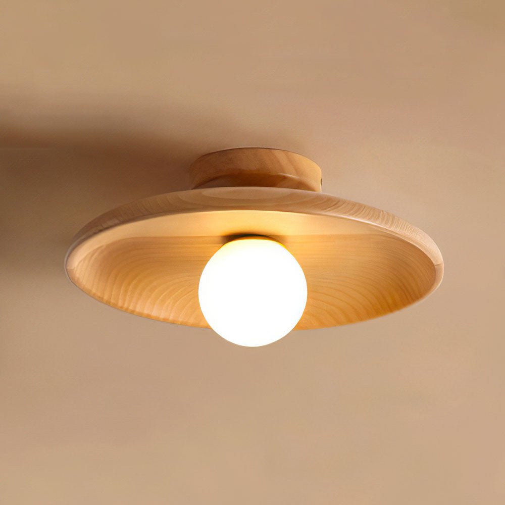 Houten Plafondlamp Met Zachte Lichtbol En Scandinavische Uitstraling
