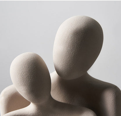Abstracte Keramische Liefdessculptuur Voor Moderne En Tijdloze Woondecoratie