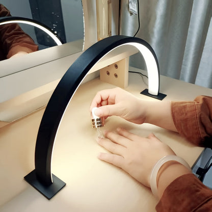 Boogvormige Ledlamp Met Moderne Kromming Voor Rustige En Heldere Werkverlichting