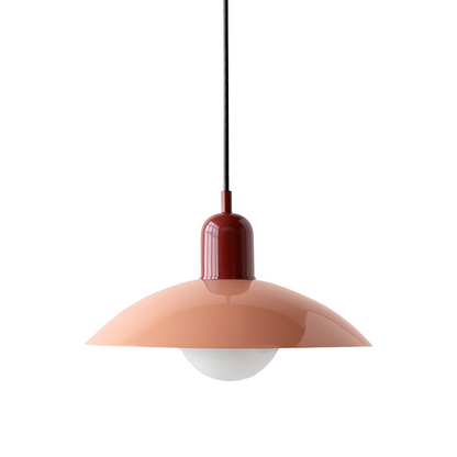Metalen Hanglamp Met Lage Kap En Scandinavische Lijnen
