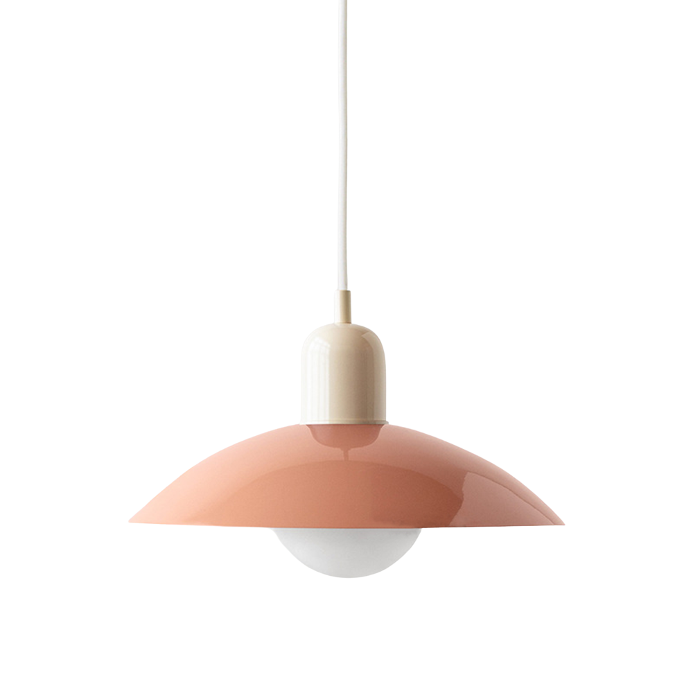 Metalen Hanglamp Met Lage Kap En Scandinavische Lijnen
