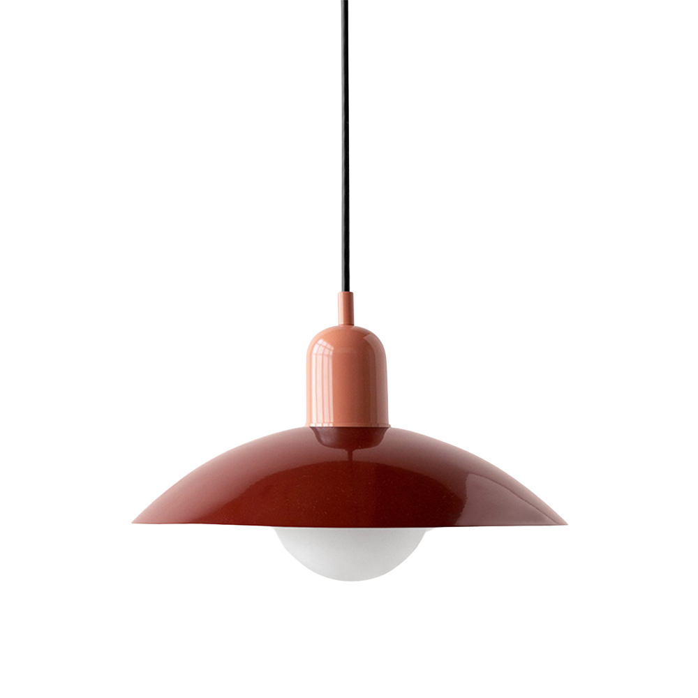 Metalen Hanglamp Met Lage Kap En Scandinavische Lijnen