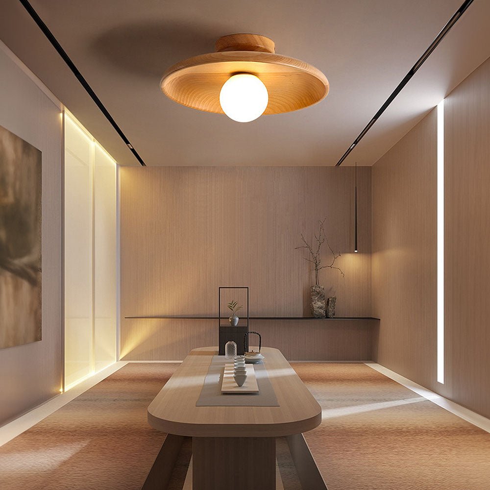 Houten Plafondlamp Met Zachte Lichtbol En Scandinavische Uitstraling