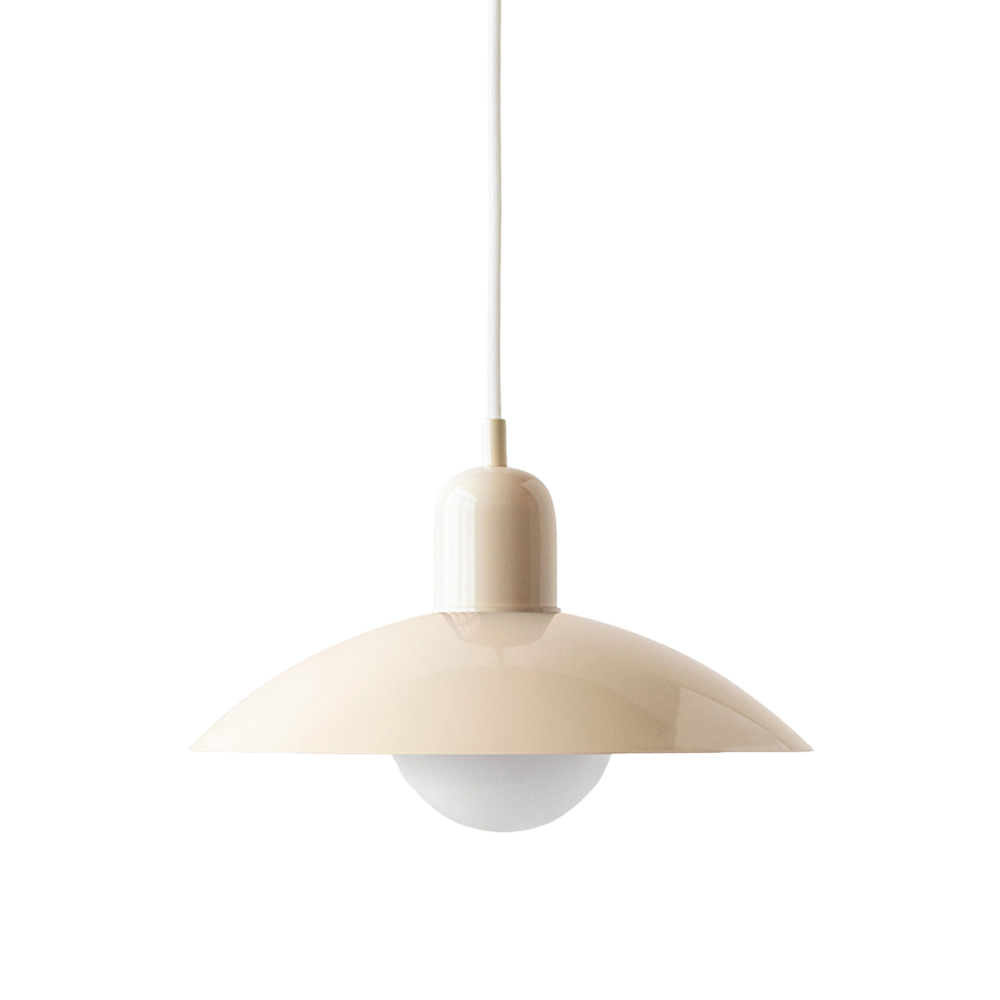 Metalen Hanglamp Met Lage Kap En Scandinavische Lijnen