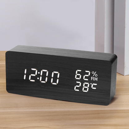 digitale led‑wekker met houtlook behuizing
