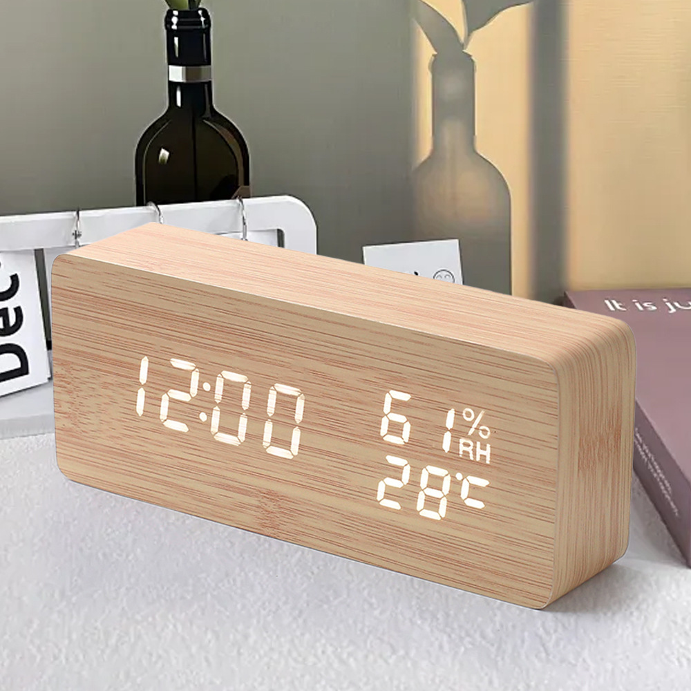 digitale led‑wekker met houtlook behuizing