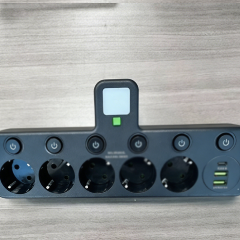 Stekkerdoos Met USB Aansluitingen En Nachtverlichting Voor Georganiseerde Werkplekken