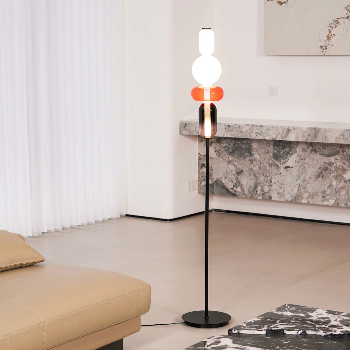 Artistieke Vloerlamp Met Gestapeld Glasdesign En LED-Verlichting
