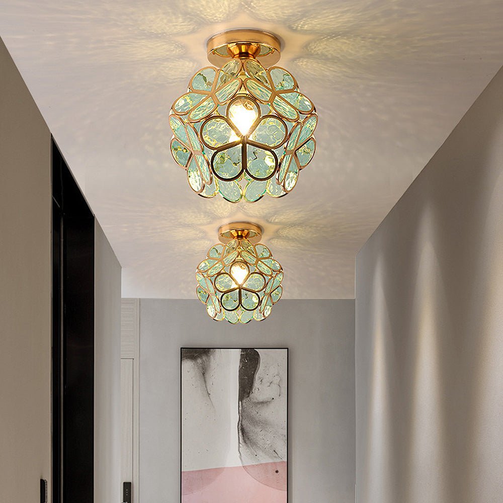 Luxe Plafondlamp Met Bloemvormig Design En Glazen Details