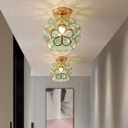 Luxe Plafondlamp Met Bloemvormig Design En Glazen Details