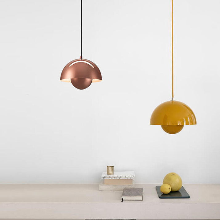 Scandinavische Hanglamp Met Halfronde Kap En Tijdloos Design