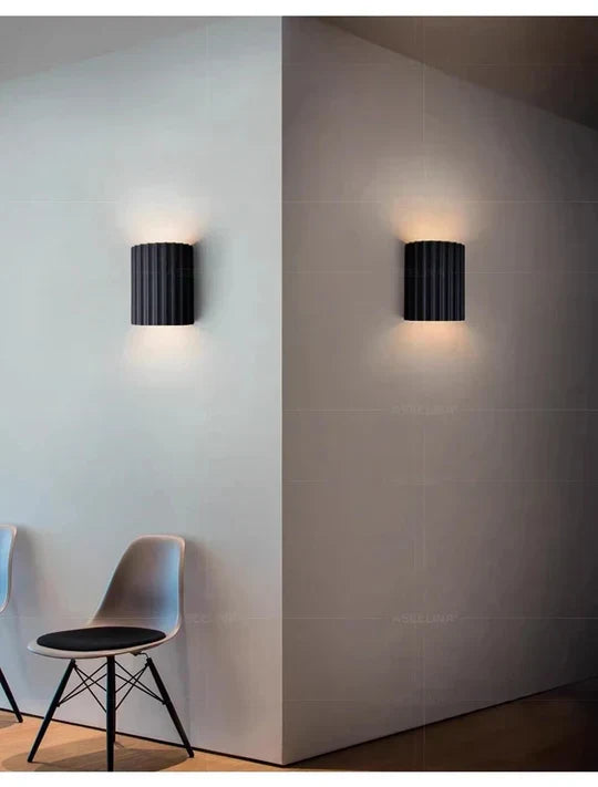 Moderne LED Wandlamp Met Geribbeld Design Voor Sfeervolle Verlichting