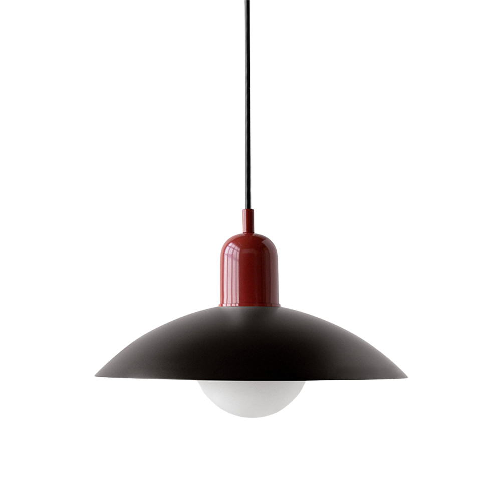 Metalen Hanglamp Met Lage Kap En Scandinavische Lijnen