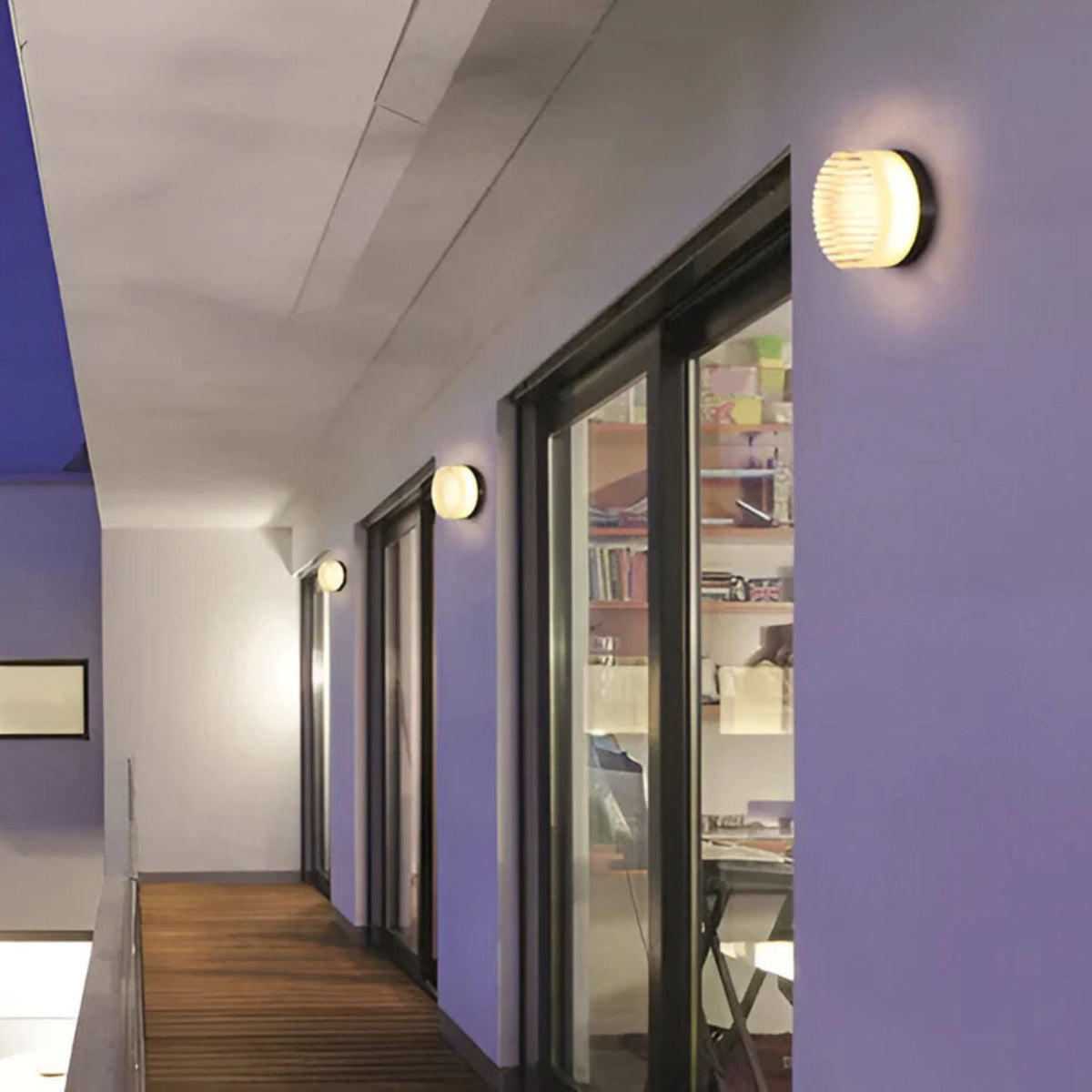 Compacte Wandlamp Met Geribbeld Lichtdesign En LED-Verlichting