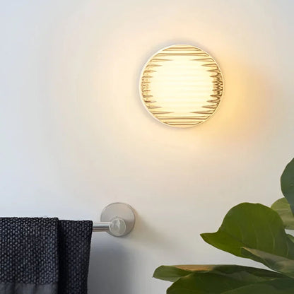 Compacte Wandlamp Met Geribbeld Lichtdesign En LED-Verlichting