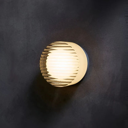 Compacte Wandlamp Met Geribbeld Lichtdesign En LED-Verlichting