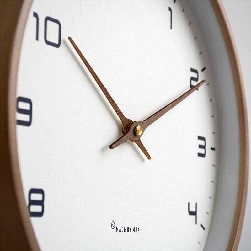 Scandinavische Houten Wandklok Met Stil Uurwerk