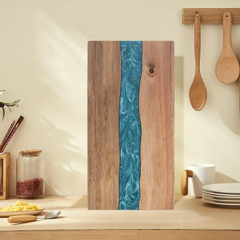 Houten Snijplank Met Resinaccent Voor Decoratieve En Functionele Keukenpresentatie