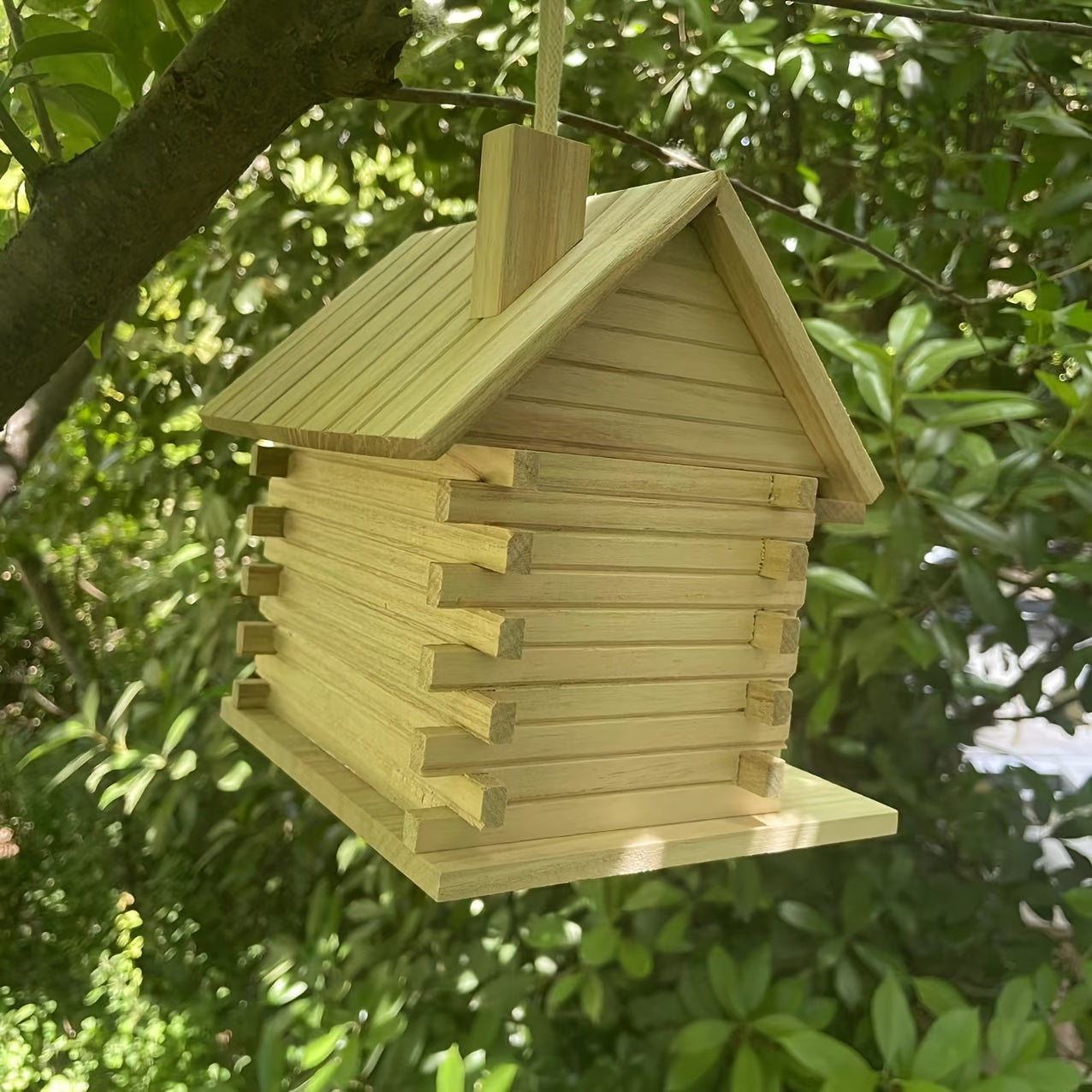 Handgemaakt Houten Vogelhuisje – Natuurlijk & Decoratief voor Kleine Vogels