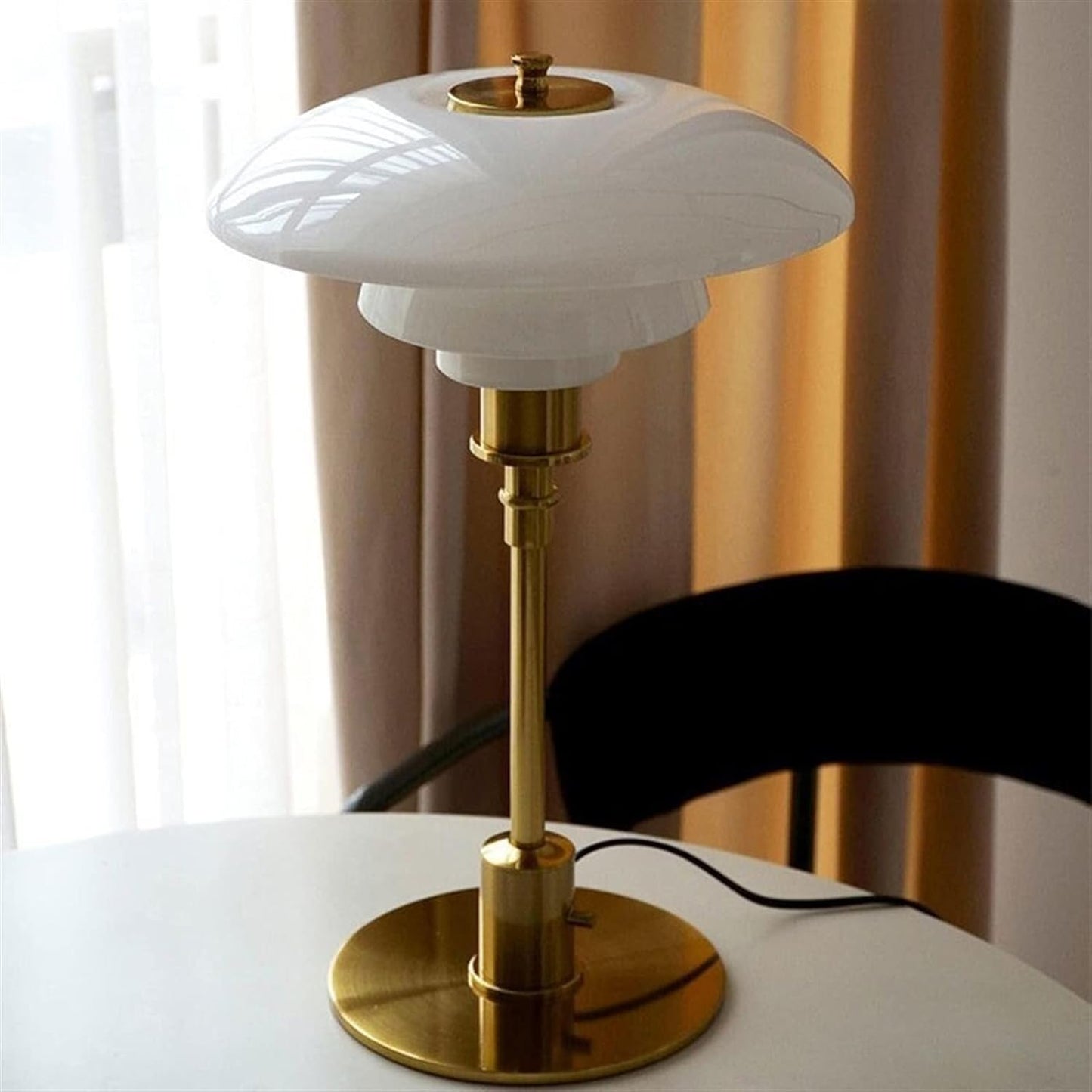 Moderne LED Tafellamp Met Scandinavisch Ontwerp