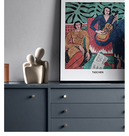Abstracte Keramische Liefdessculptuur Voor Moderne En Tijdloze Woondecoratie