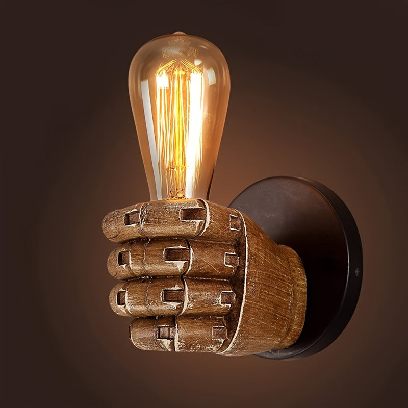 Handvorm Wandlamp Met Sculpturale Industriële Uitstraling Voor Warme Accentverlichting