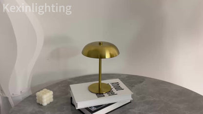 Oplaadbare Metalen Tafellamp met Draadloos Ontwerp