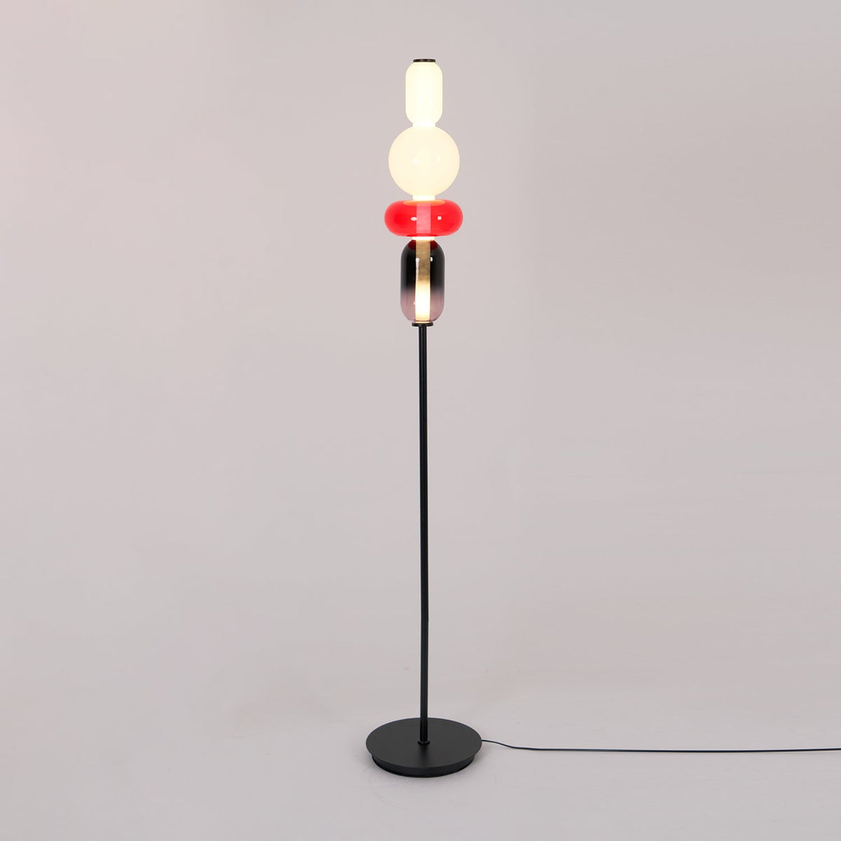 Artistieke Vloerlamp Met Gestapeld Glasdesign En LED-Verlichting
