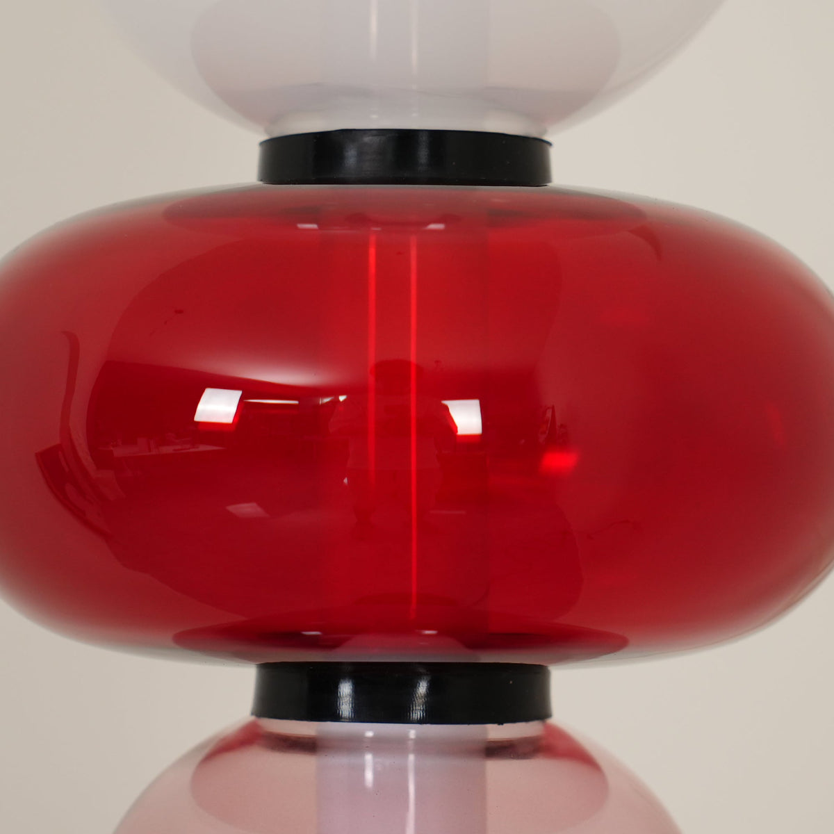 Artistieke Vloerlamp Met Gestapeld Glasdesign En LED-Verlichting