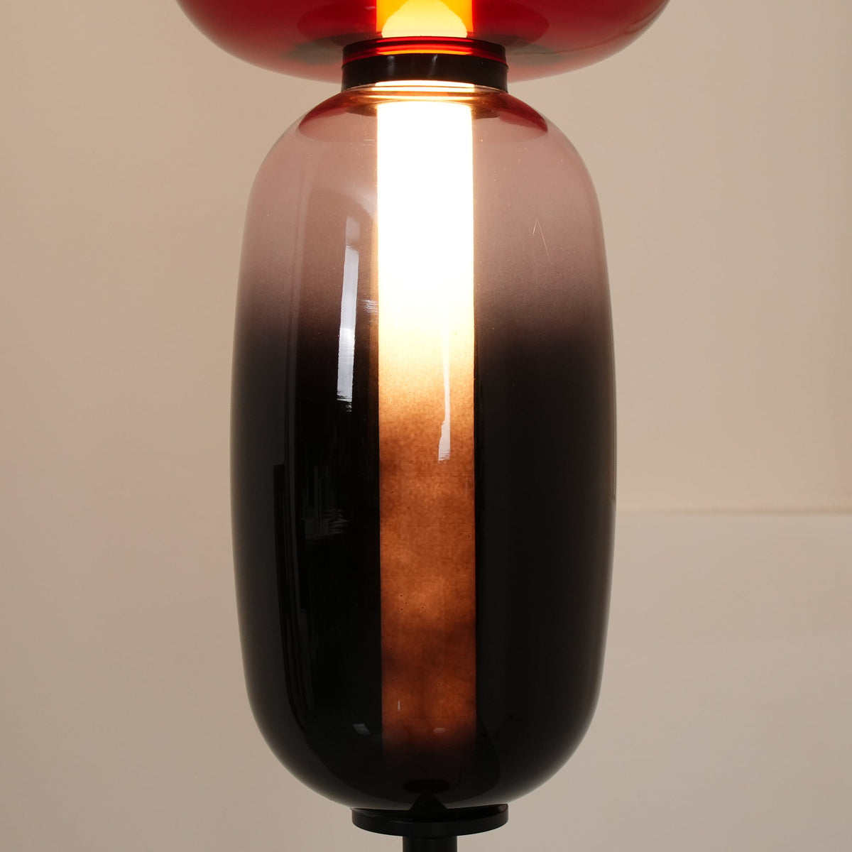 Artistieke Vloerlamp Met Gestapeld Glasdesign En LED-Verlichting