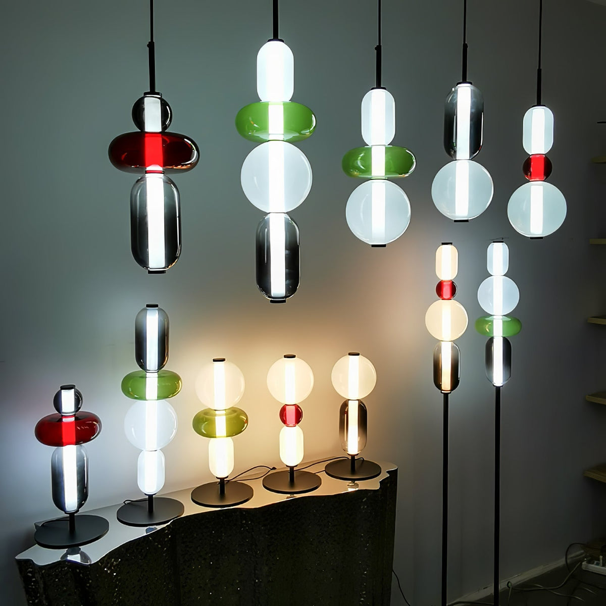 Artistieke Vloerlamp Met Gestapeld Glasdesign En LED-Verlichting