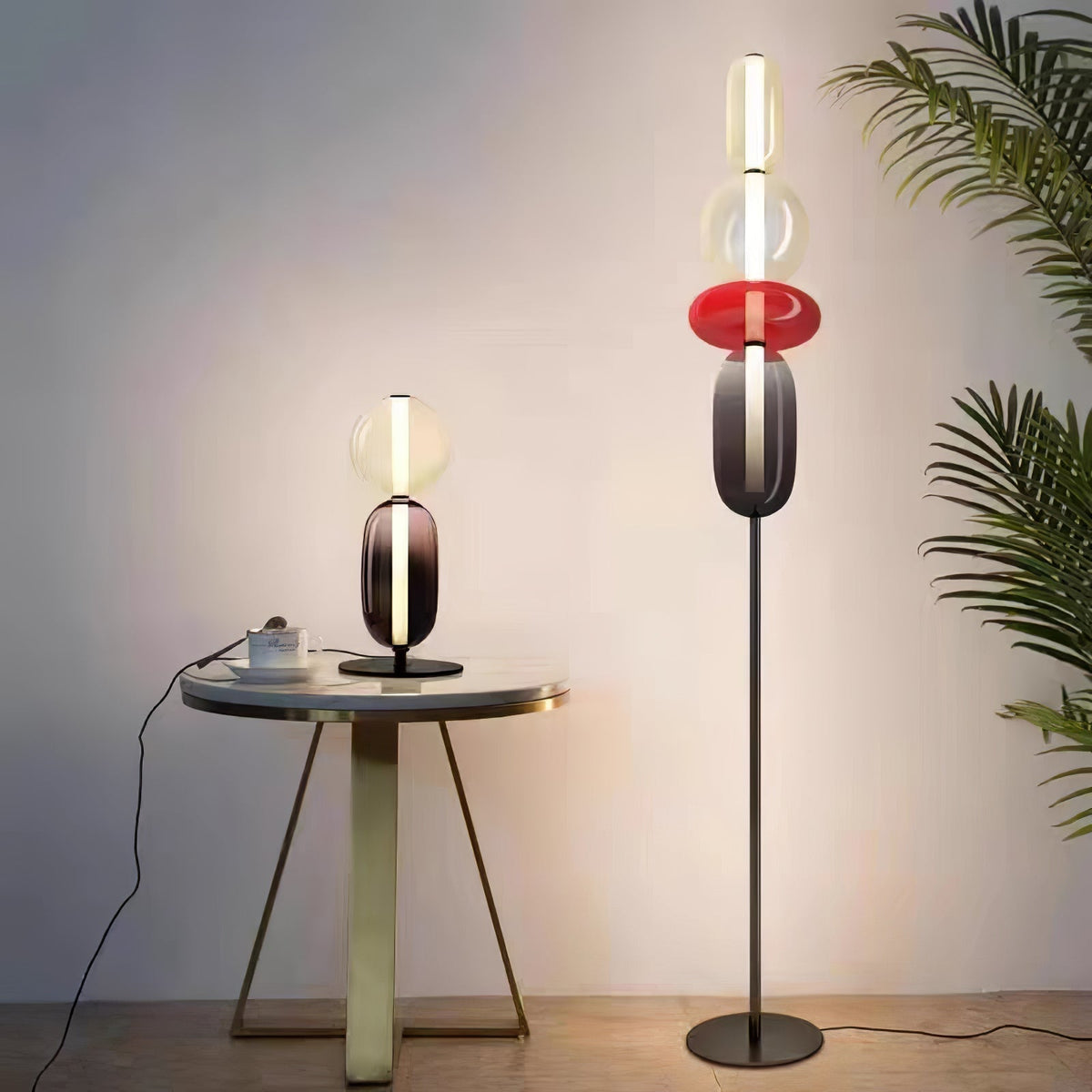 Artistieke Vloerlamp Met Gestapeld Glasdesign En LED-Verlichting