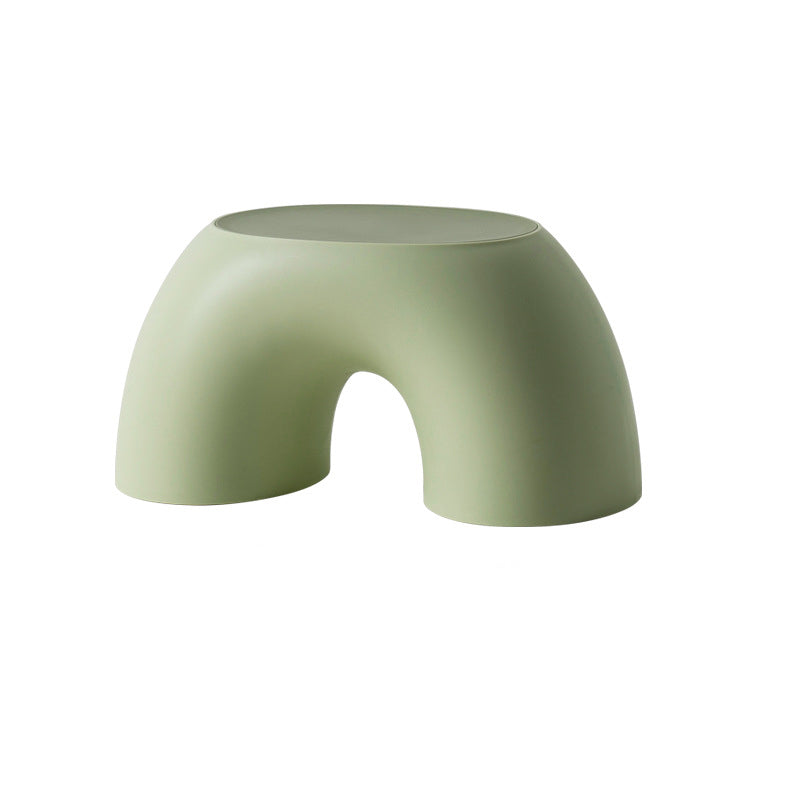 Stapelbare regenboogvoetenbank van PP, compact en kleurrijk