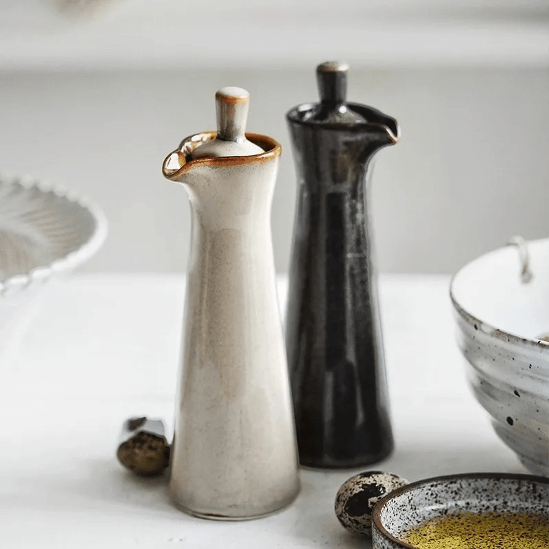 Keramische Olie‑ en Azijnfles met Run‑Glaze Afwerking voor Moderne Keukendecoratie
