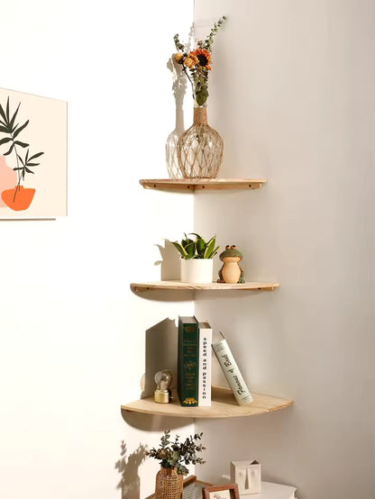 Houten Hoekplank Met Zwevend Ontwerp En Matte Afwerking