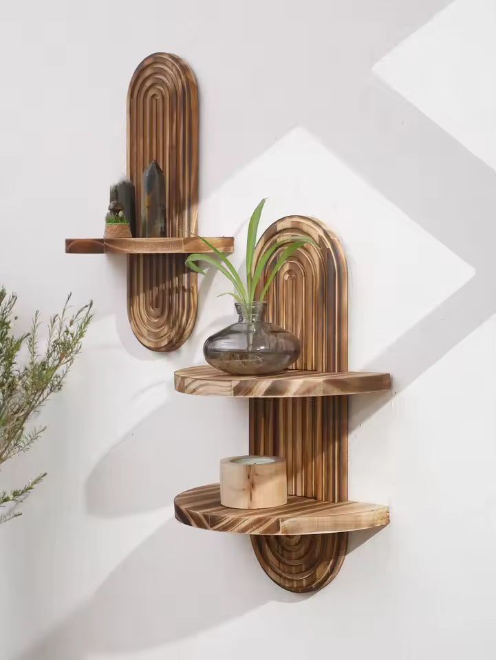 Houten Wandplank Met Geribbelde Boogplaat En Ovale Vorm