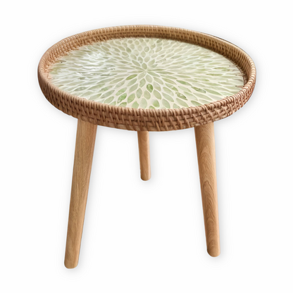Scandinavische Bijzettafel Met Ronde Vorm En Driepootconstructie