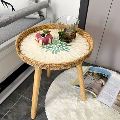 Scandinavische Bijzettafel Met Ronde Vorm En Driepootconstructie