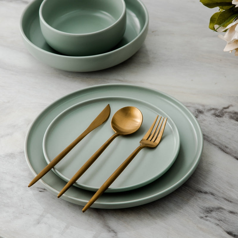 Luxe Bestekset Van RVS Met Matte Afwerking Voor Een Moderne Tafelsetting