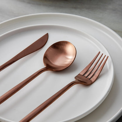 Luxe Bestekset Van RVS Met Matte Afwerking Voor Een Moderne Tafelsetting