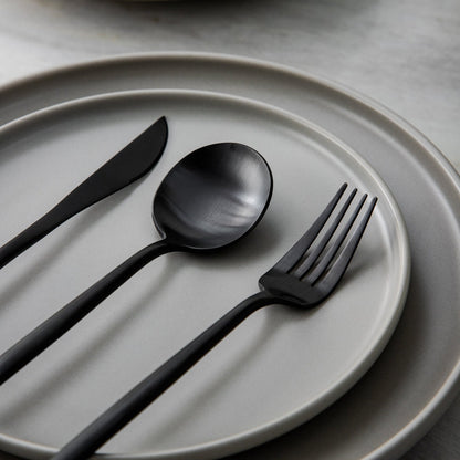 Luxe Bestekset Van RVS Met Matte Afwerking Voor Een Moderne Tafelsetting
