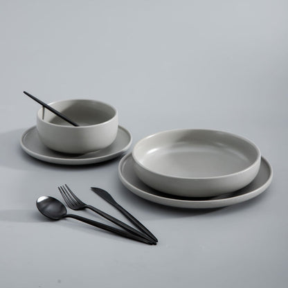 Luxe Bestekset Van RVS Met Matte Afwerking Voor Een Moderne Tafelsetting